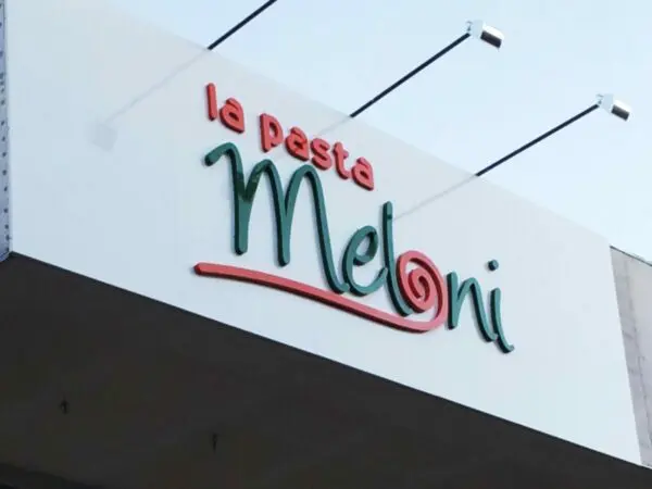 Fachada em ACM com Letra Caixa - La Pasta Meloni